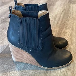 Melrose & Market Merrit Faux Leather Wedge Bootie